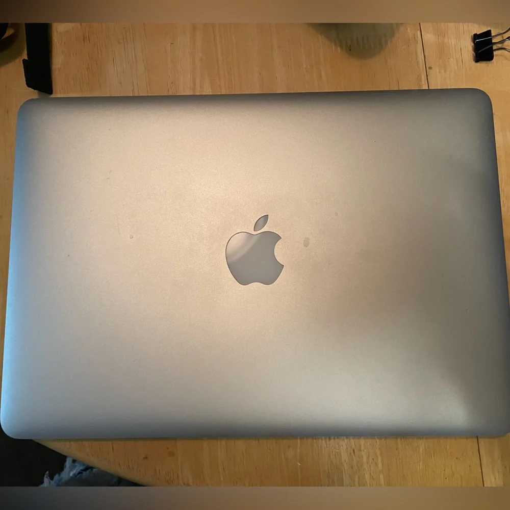 MacBook Air (13-inch)